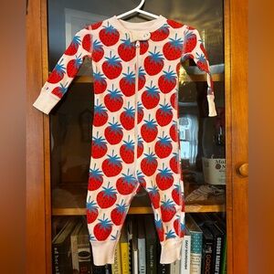 Hanna Andersson Strawberry Pajamas 6-12M